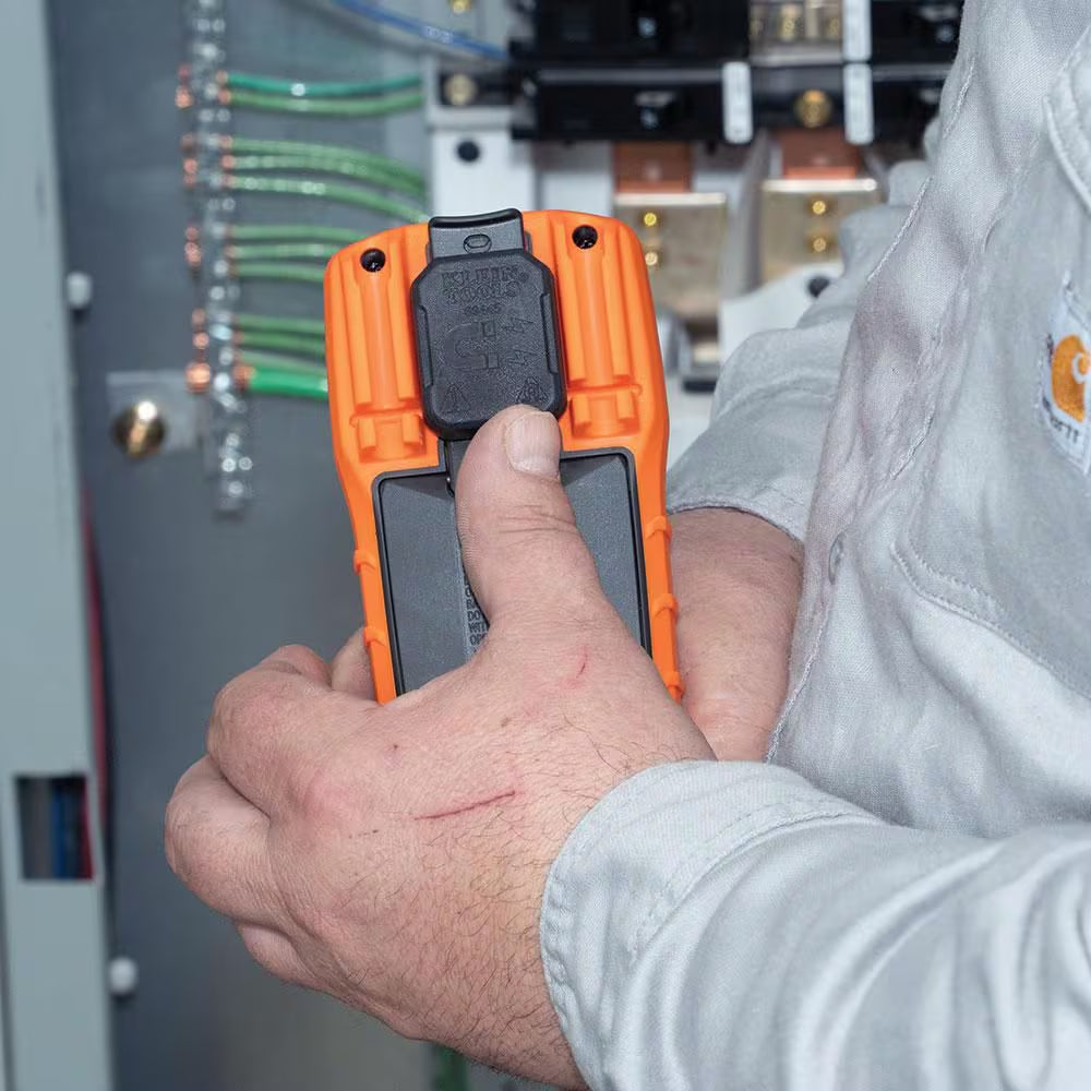 600-Volt Digital Multi-Meter, Manual-Ranging